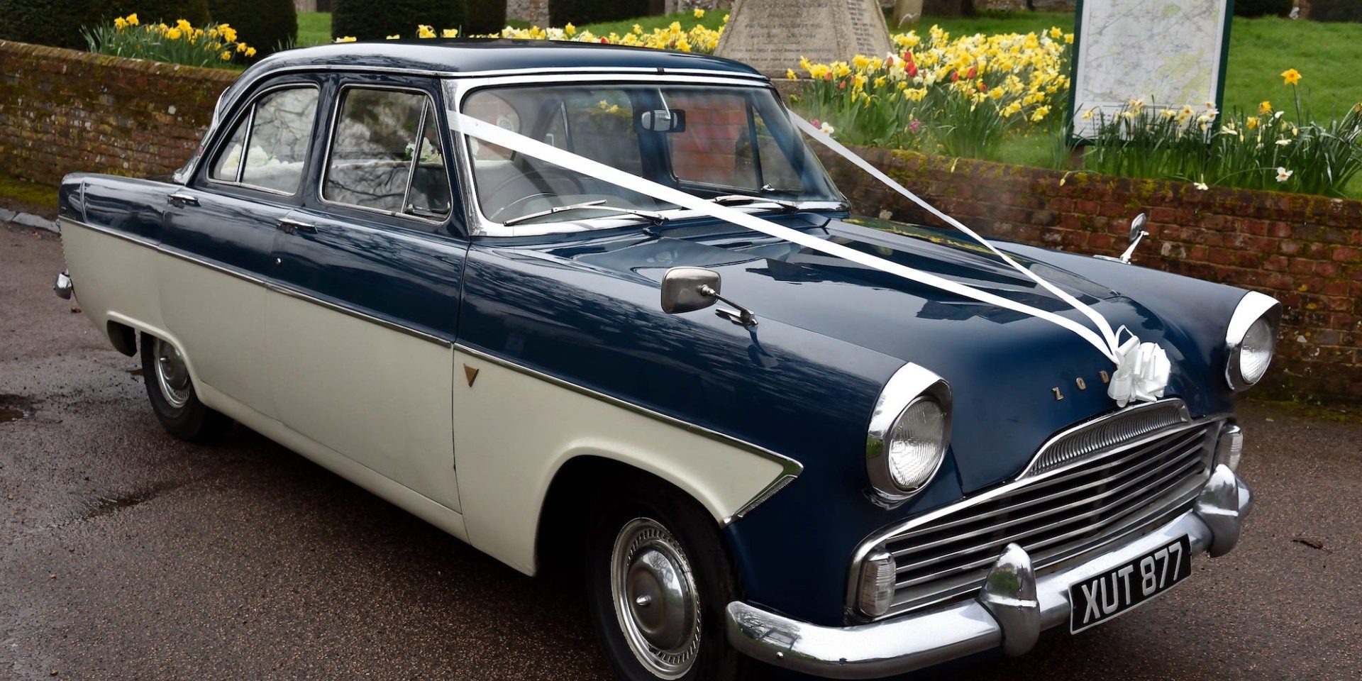 Ford Zodiac | Kent Classic Wedding Cars