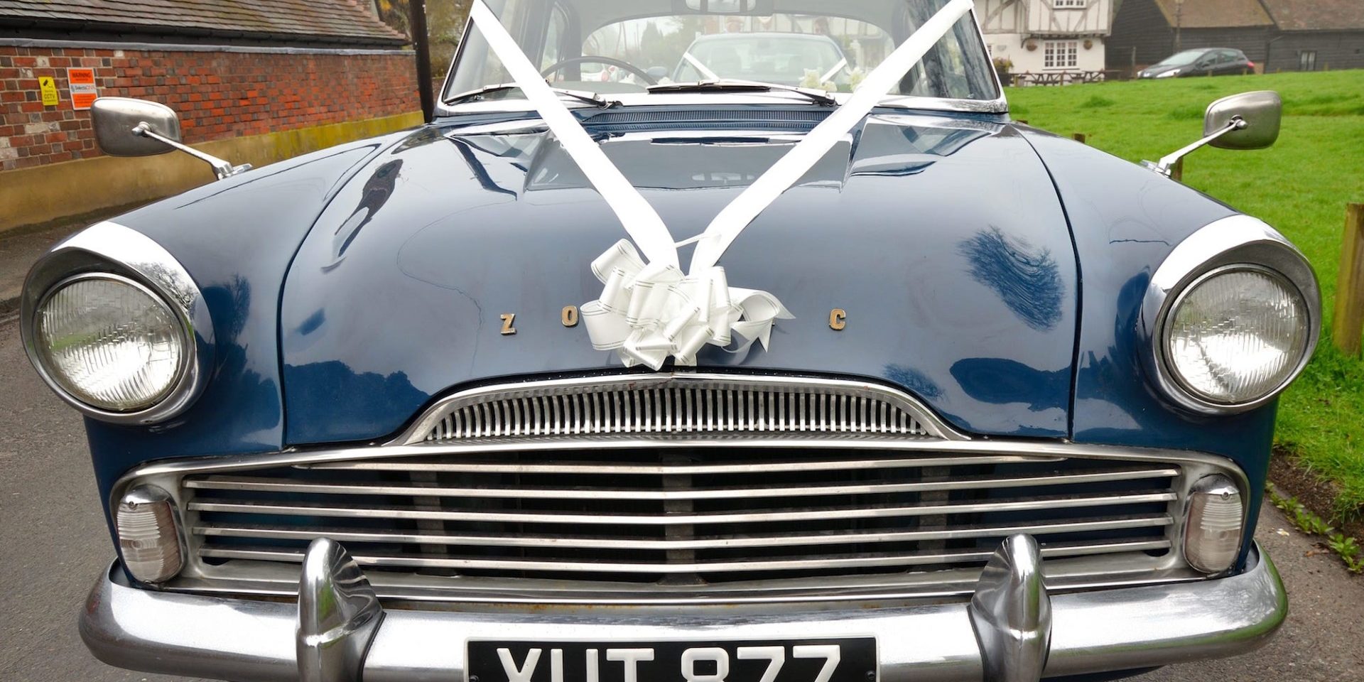 Ford Zodiac | Kent Classic Wedding Cars